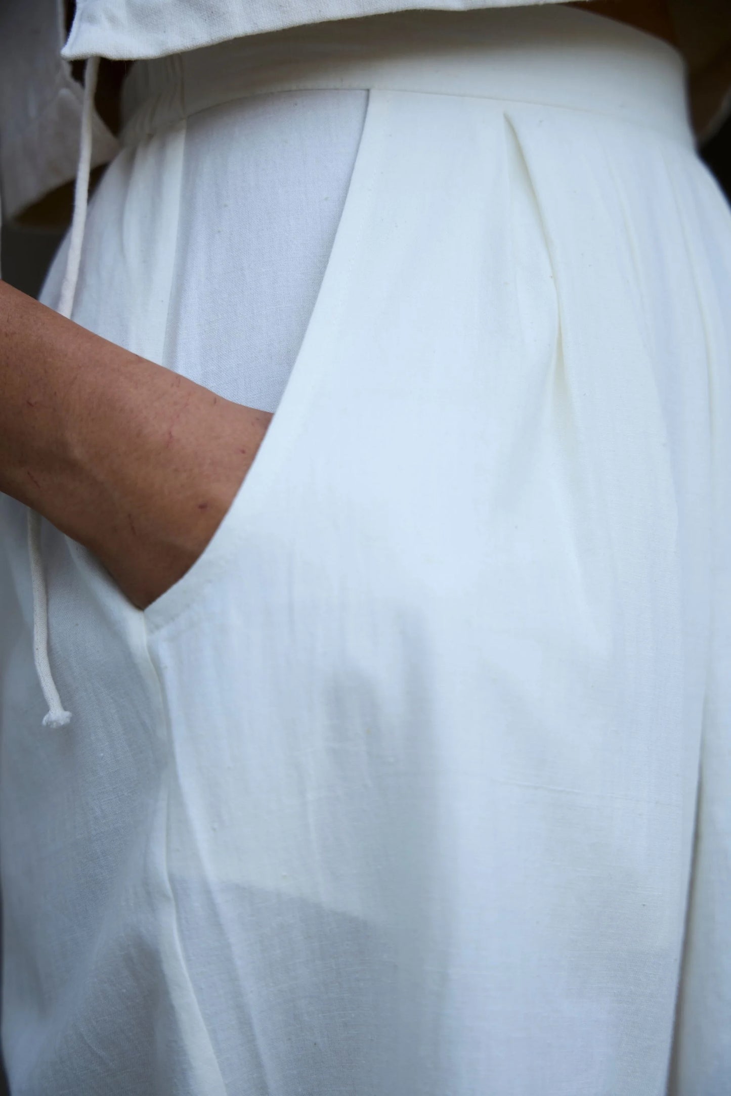 Woodstock | Milk Pleated Pants