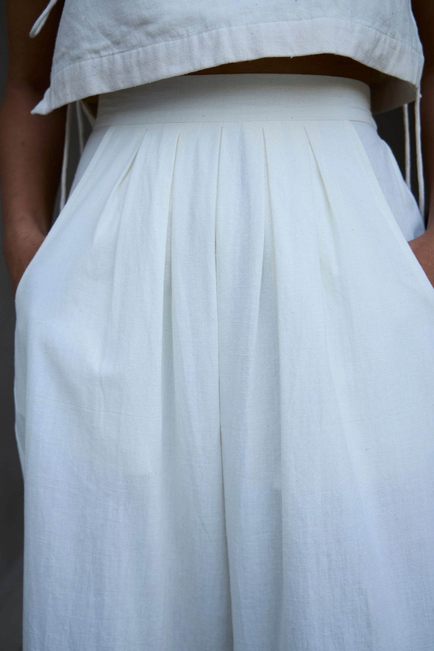 Woodstock | Milk Pleated Pants