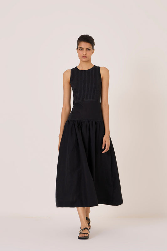 Nuwan | Black Quilted Dress