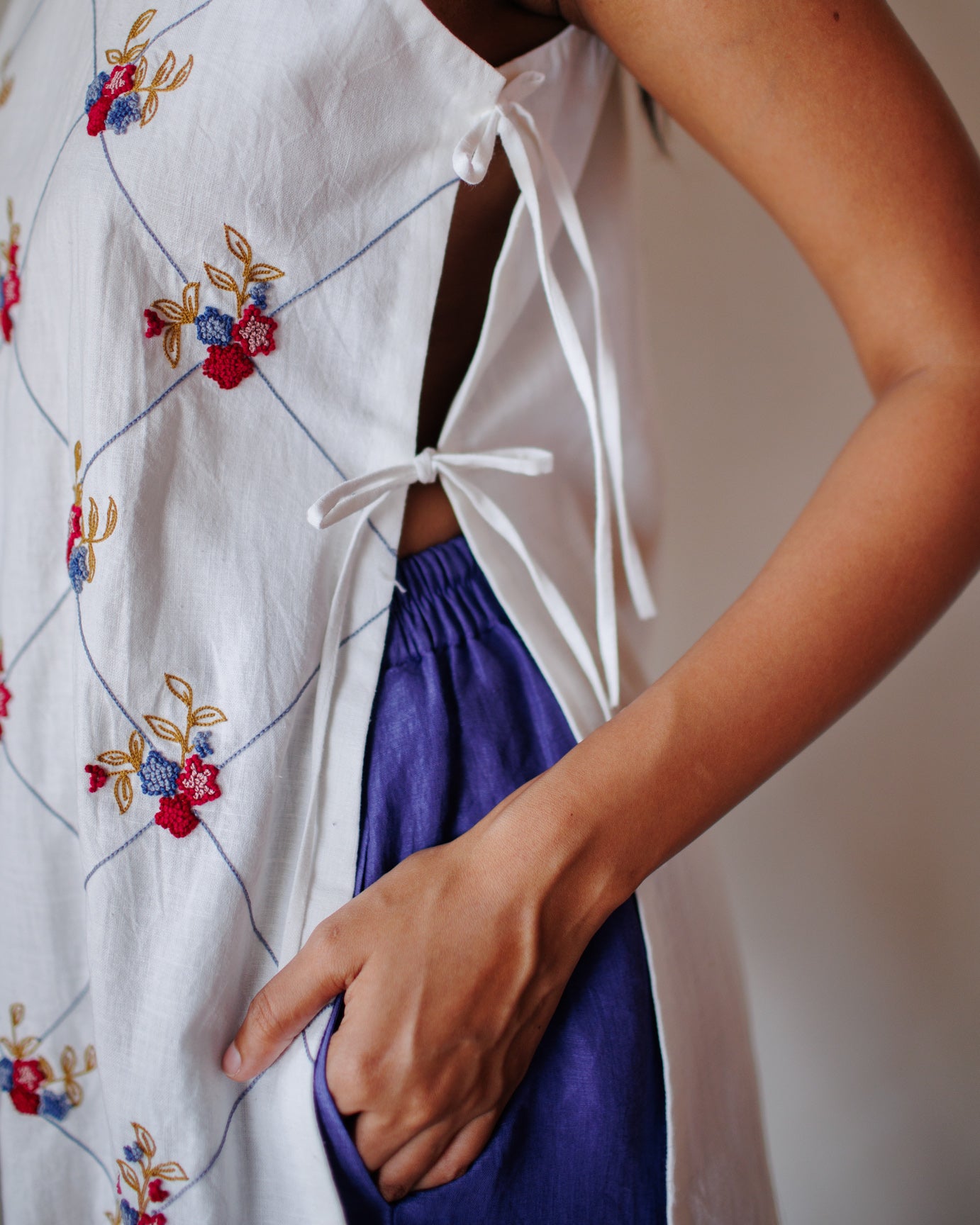 Luna | Bib Top