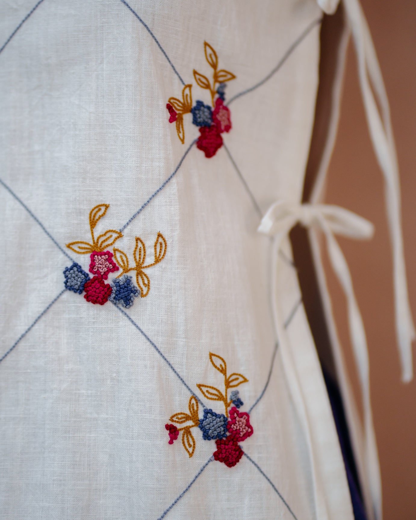 Luna | Bib Top