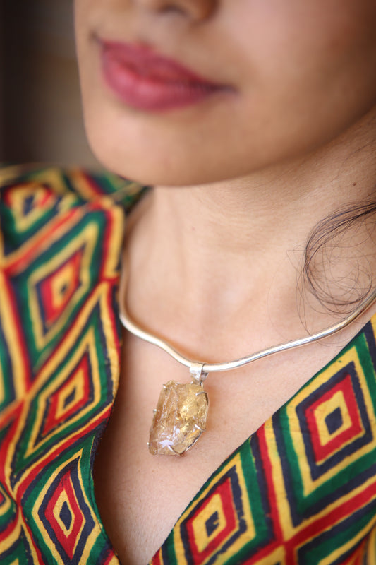 Lunar Trance | Pendant with Hasli