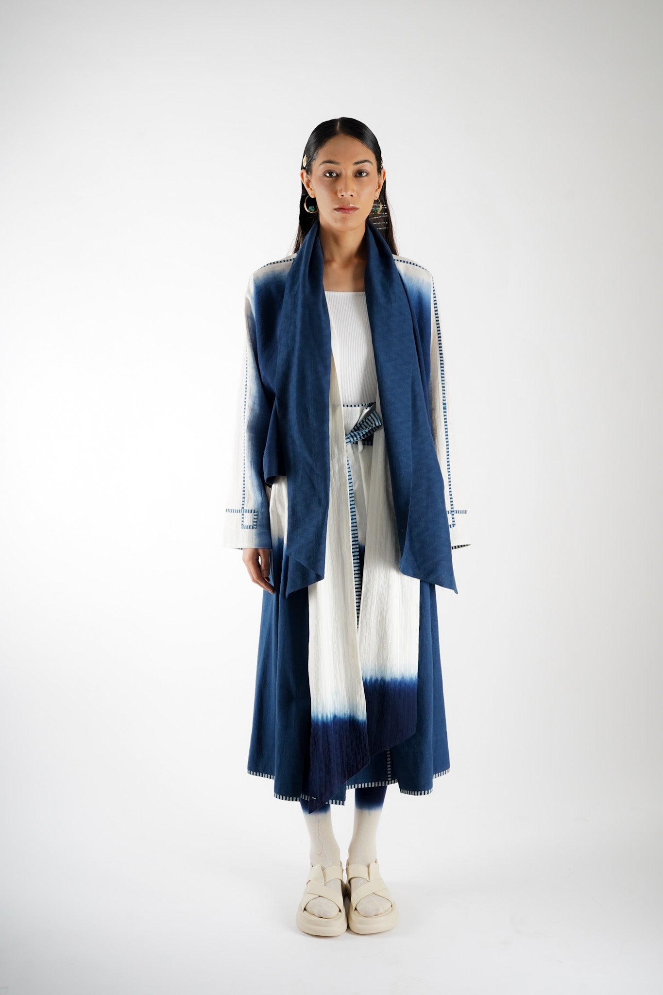 Slit T-len | Top With Tie