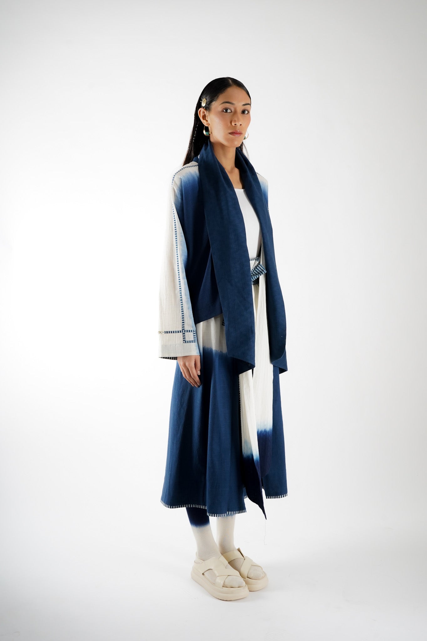 Slit T-len | Top With Tie
