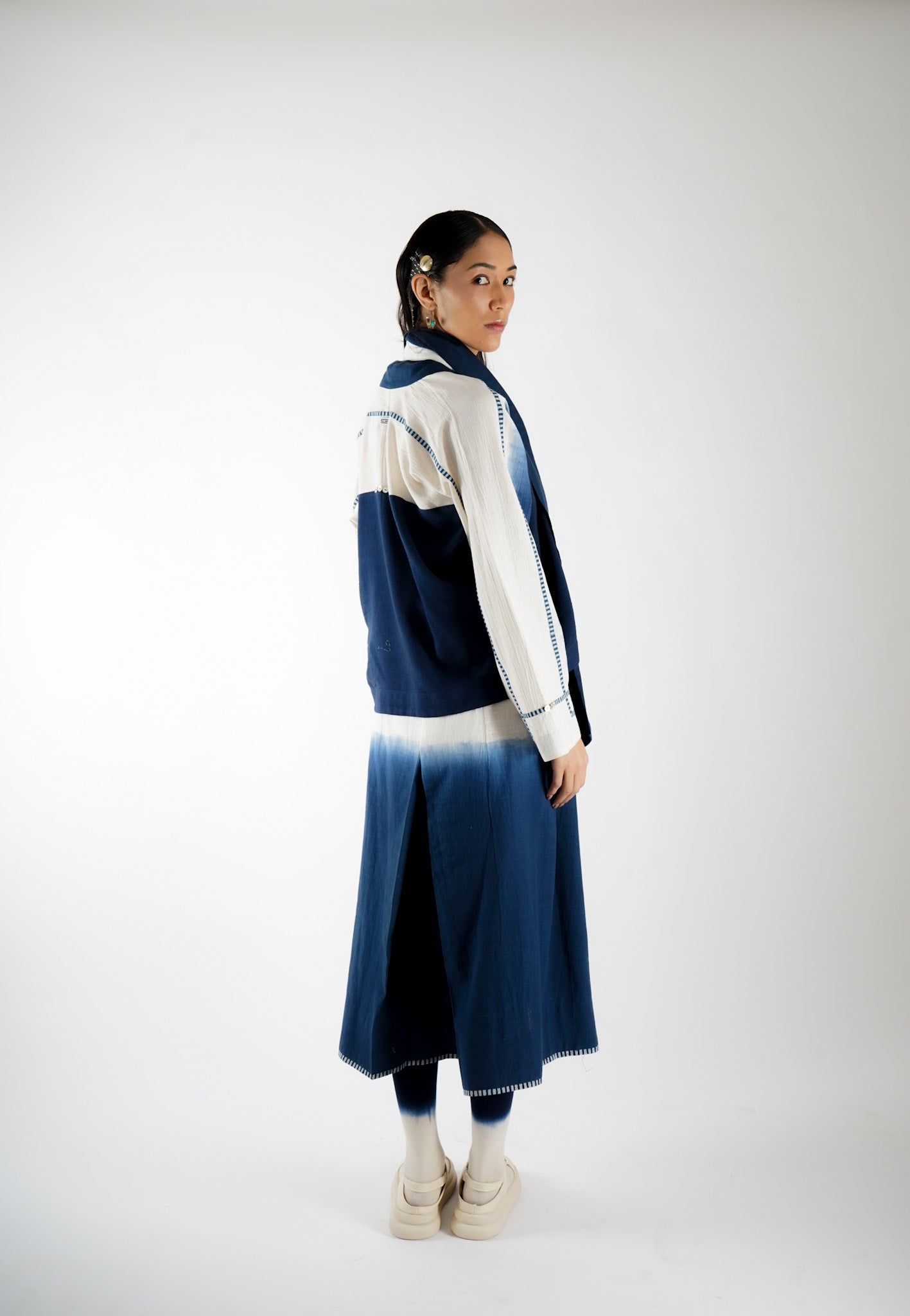 Slit T-len | Top With Tie