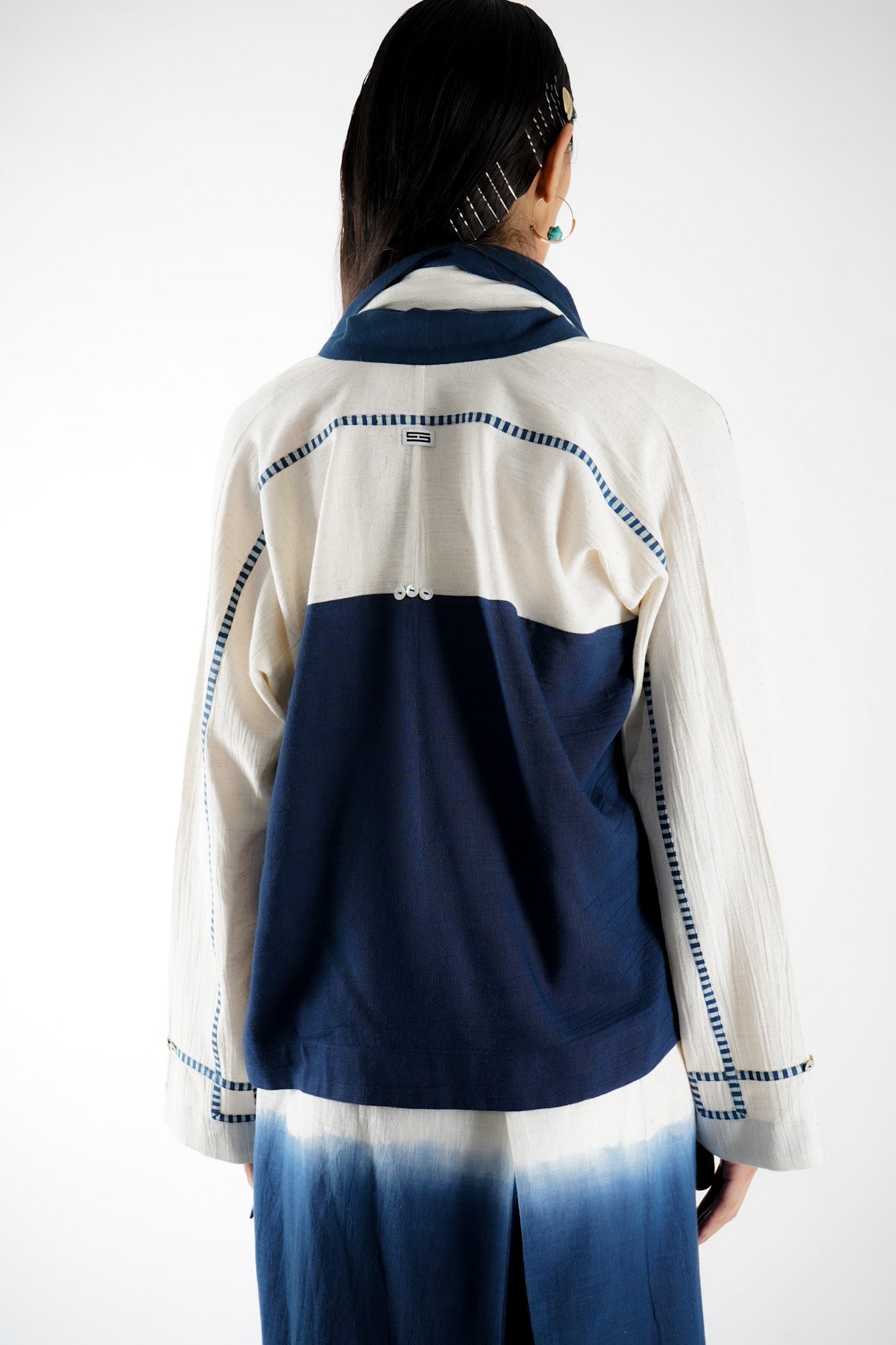 Slit T-len | Top With Tie