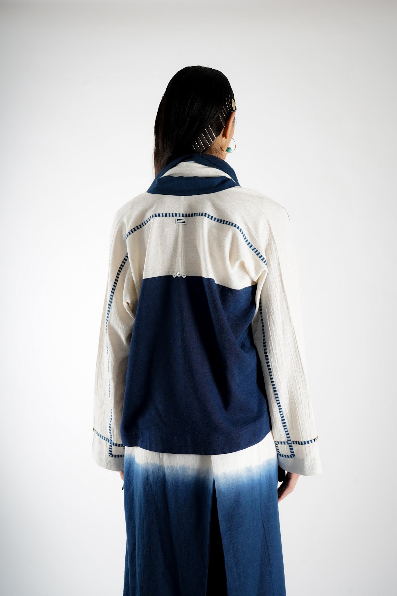 Slit T-len | Top With Tie