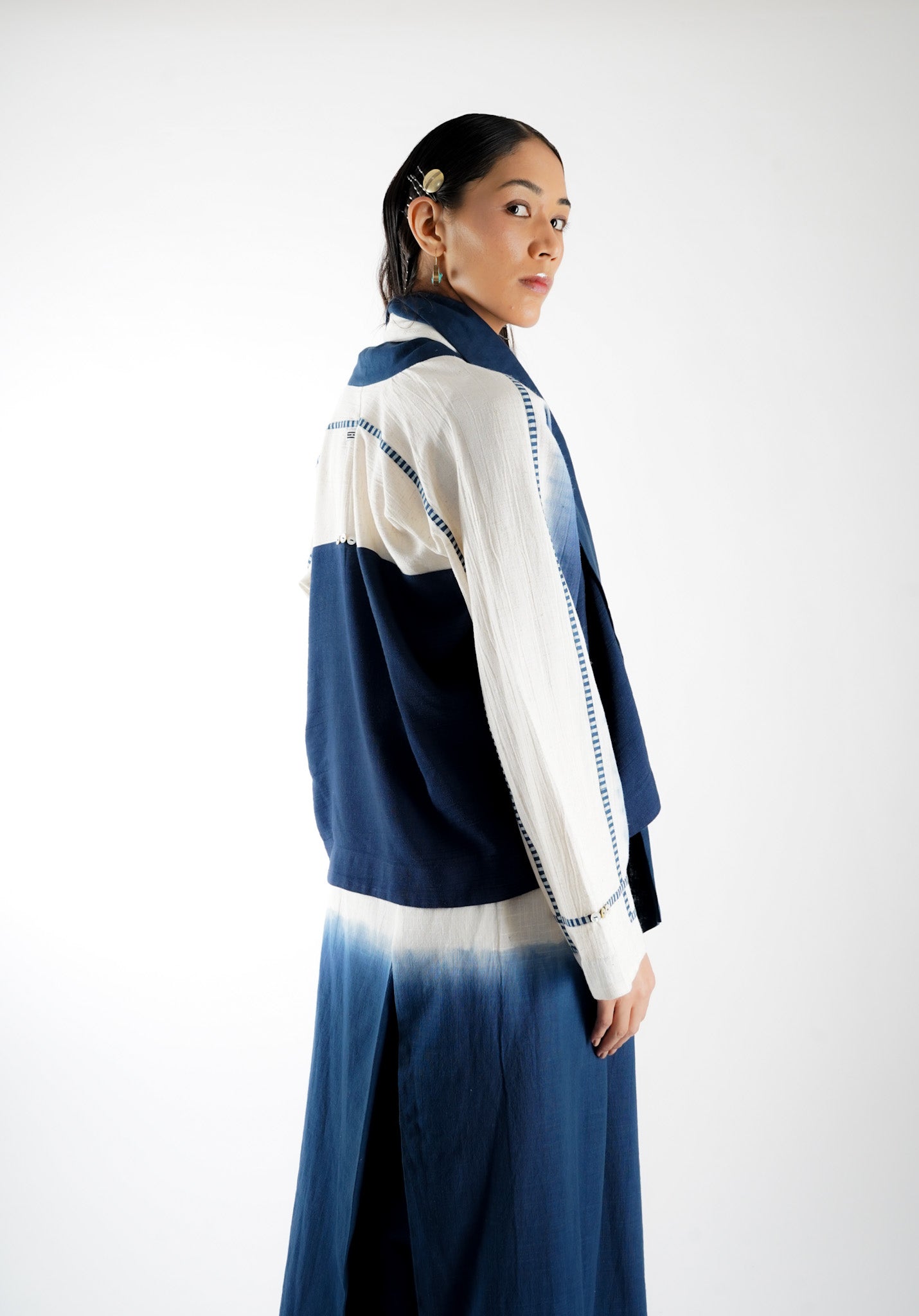 Slit T-len | Top With Tie