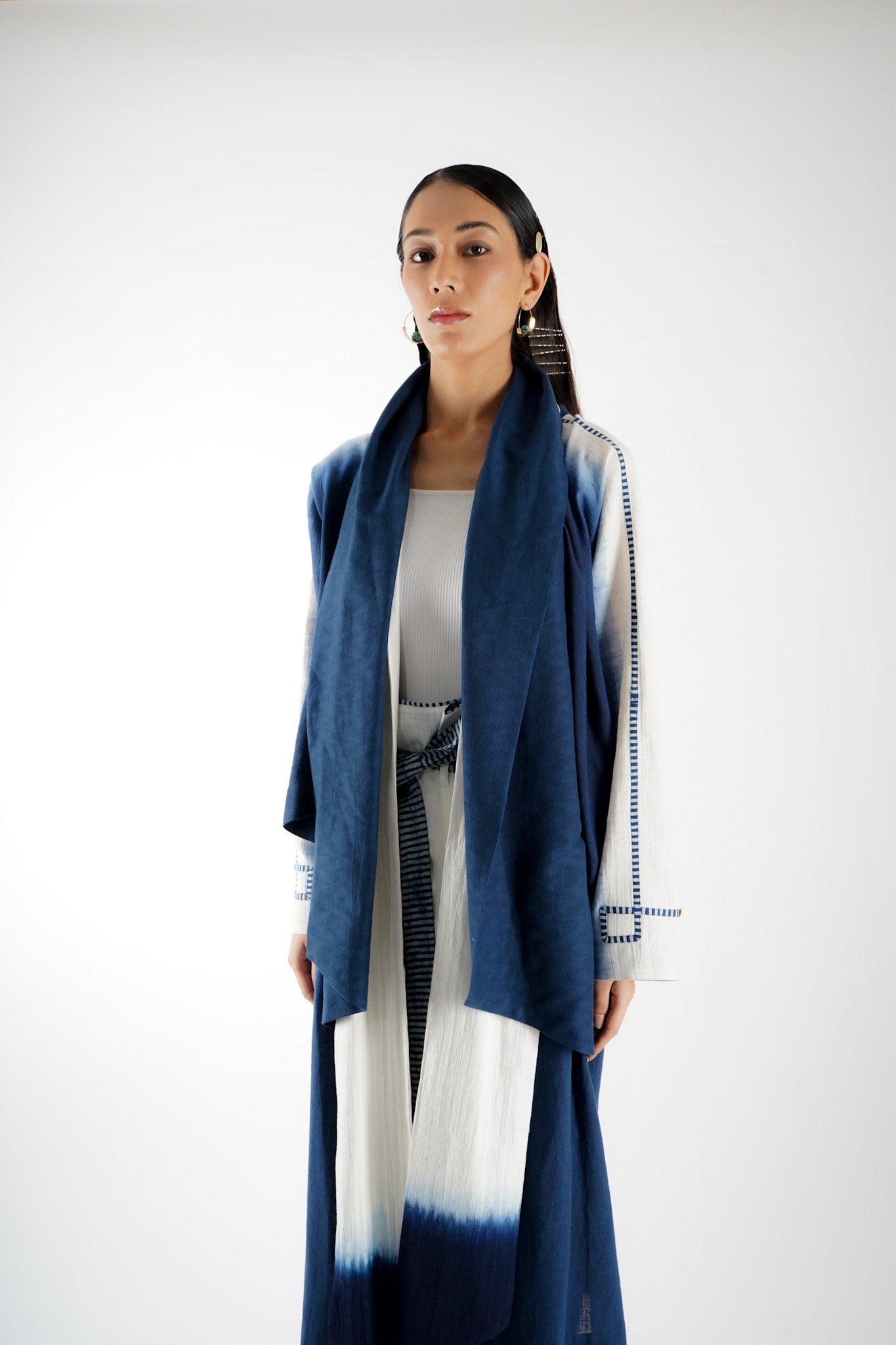 Slit T-len | Top With Tie