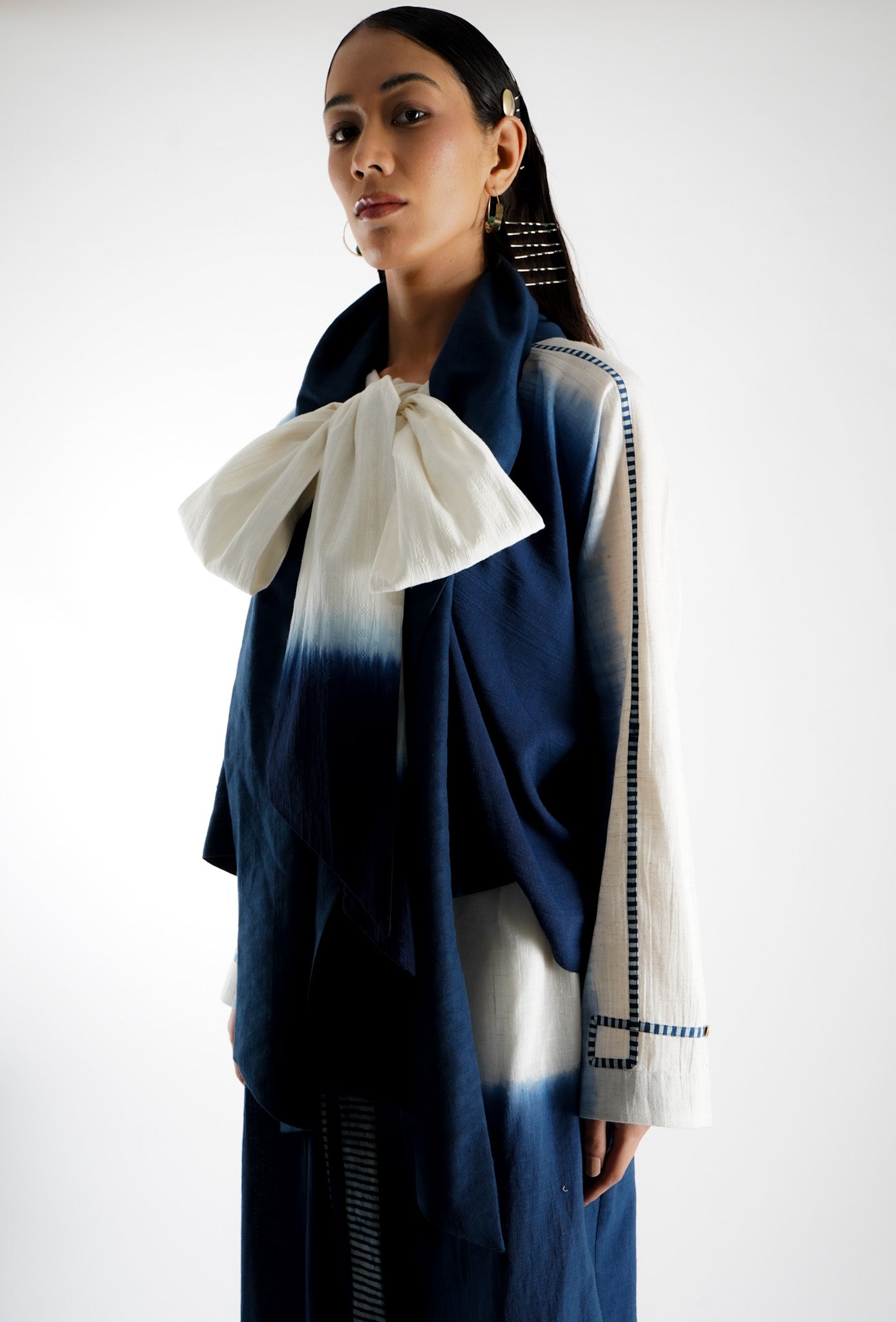 Slit T-len | Top With Tie
