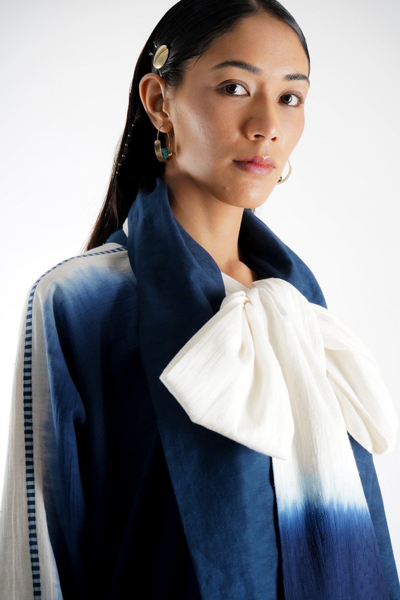 Slit T-len | Top With Tie