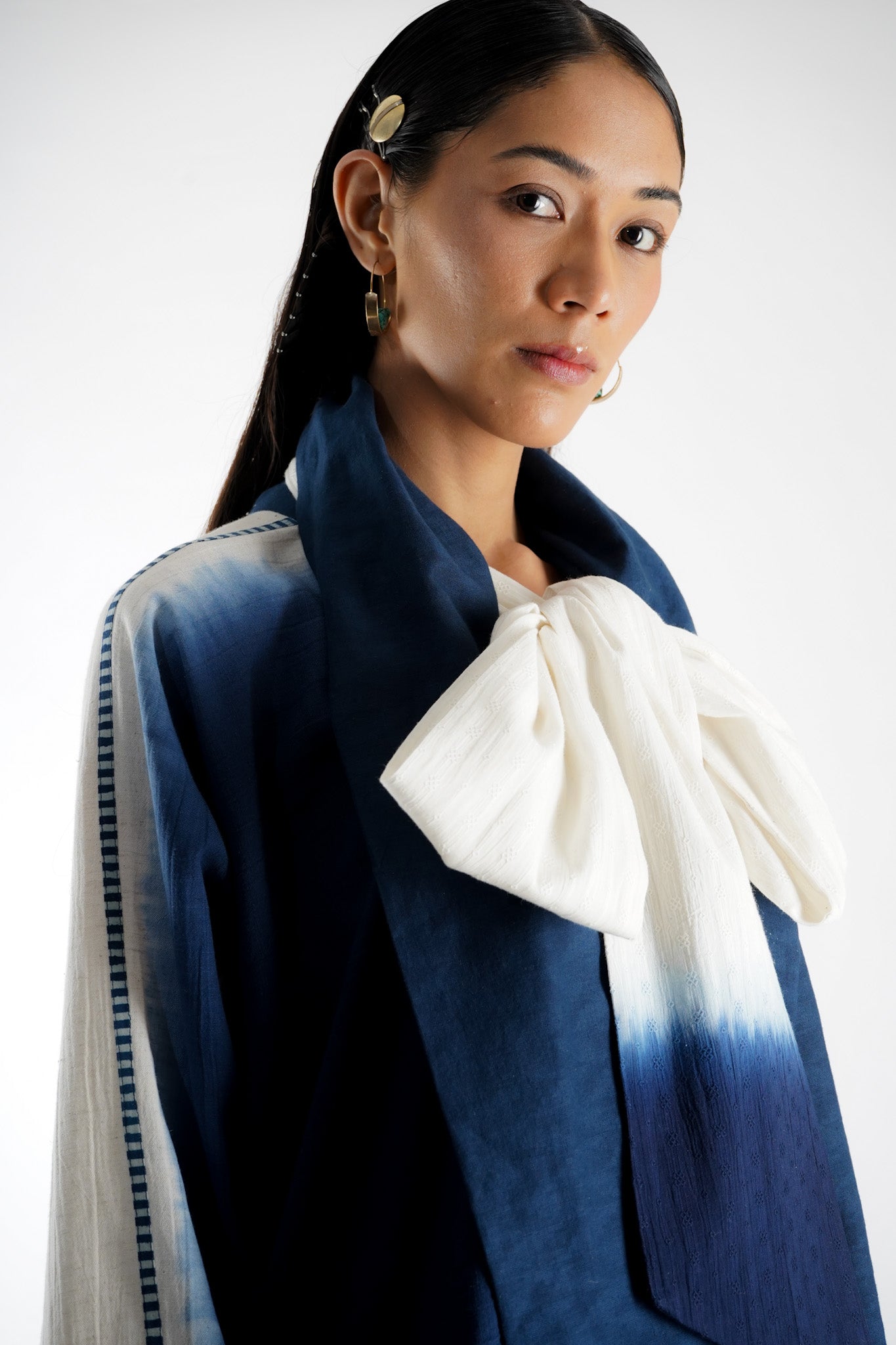 Slit T-len | Top With Tie