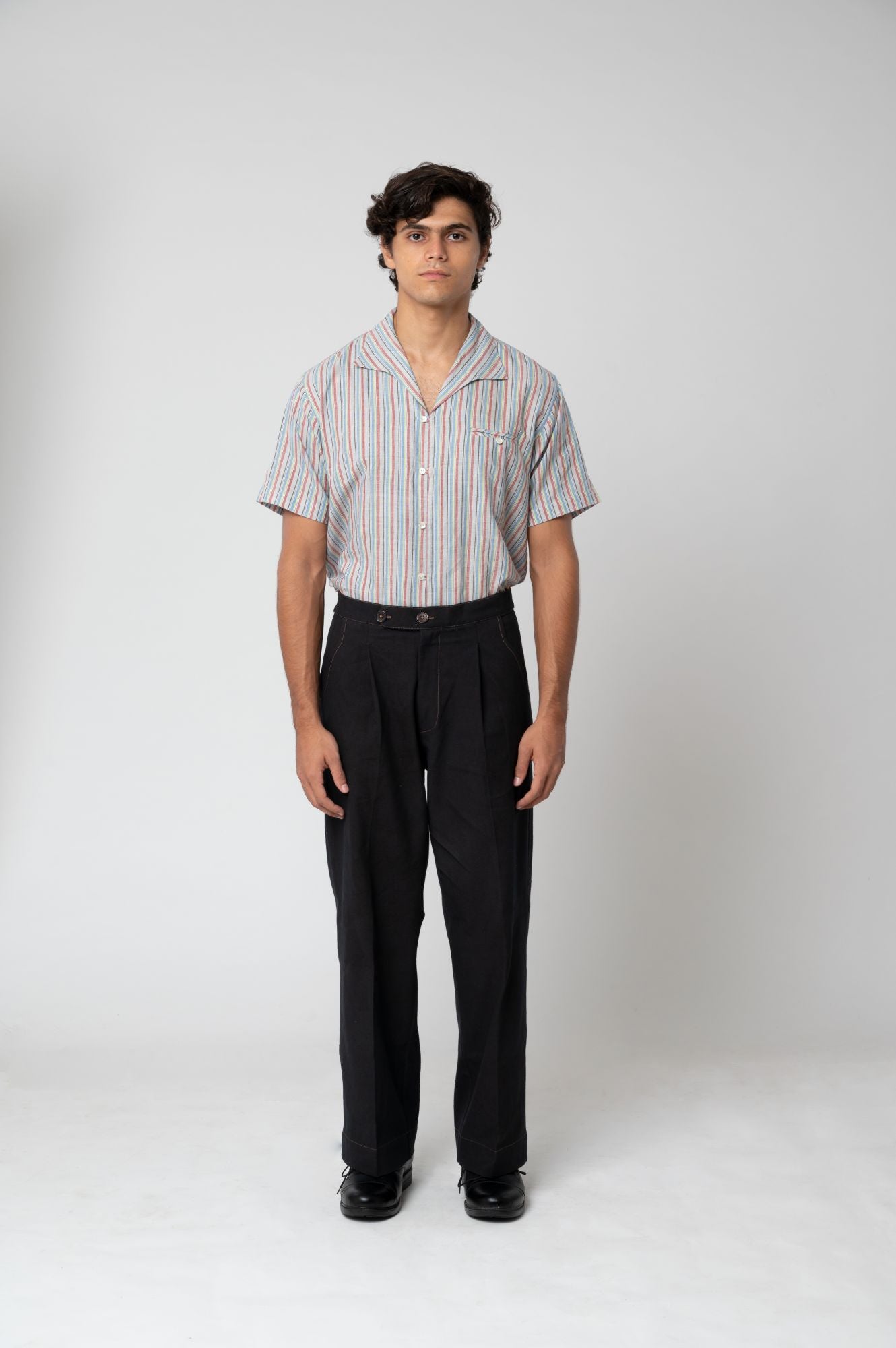 William | Black pants