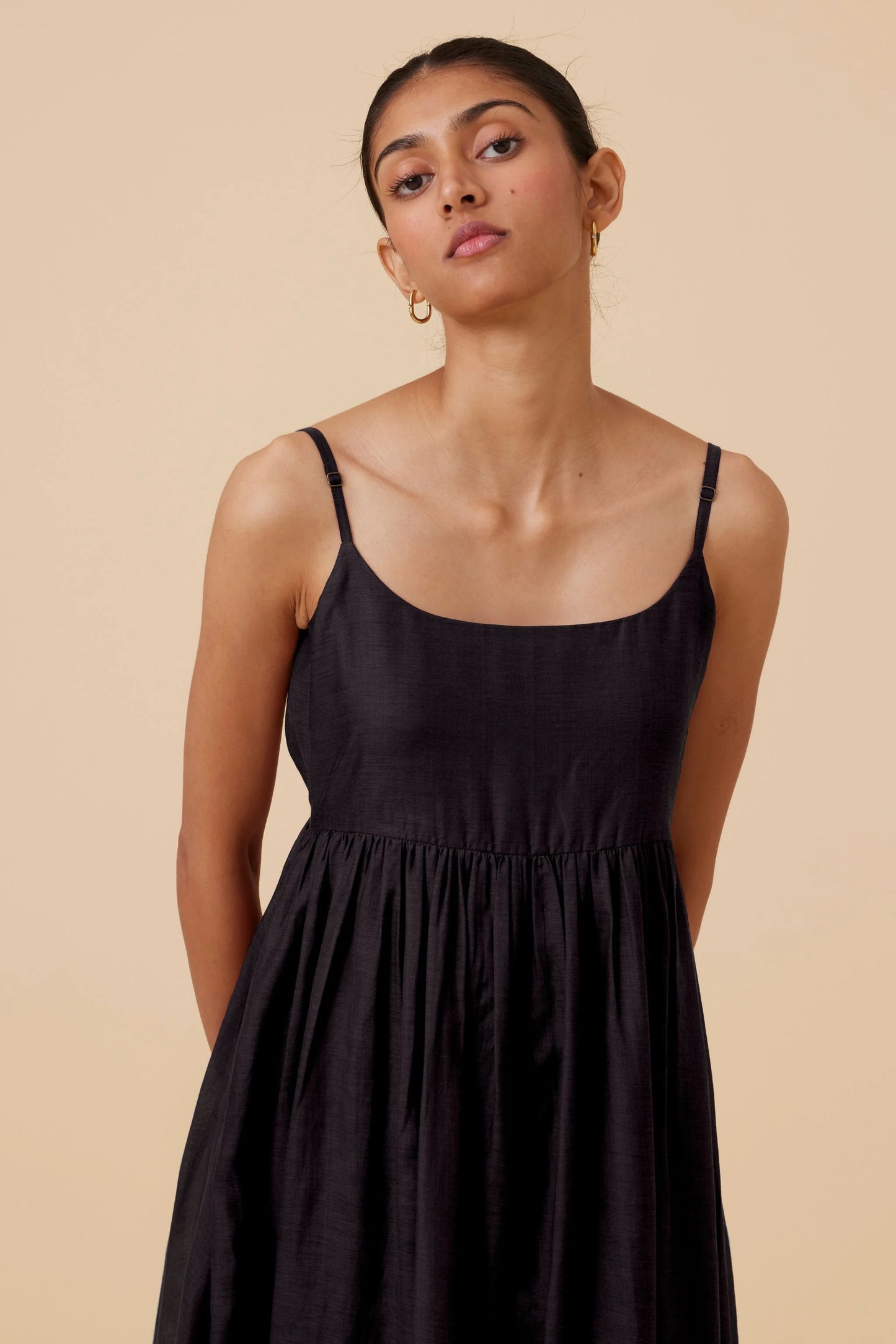 Hamza | Black Sleeveless Midi Dress