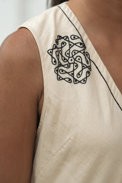 Kavi | Short Circle Dress