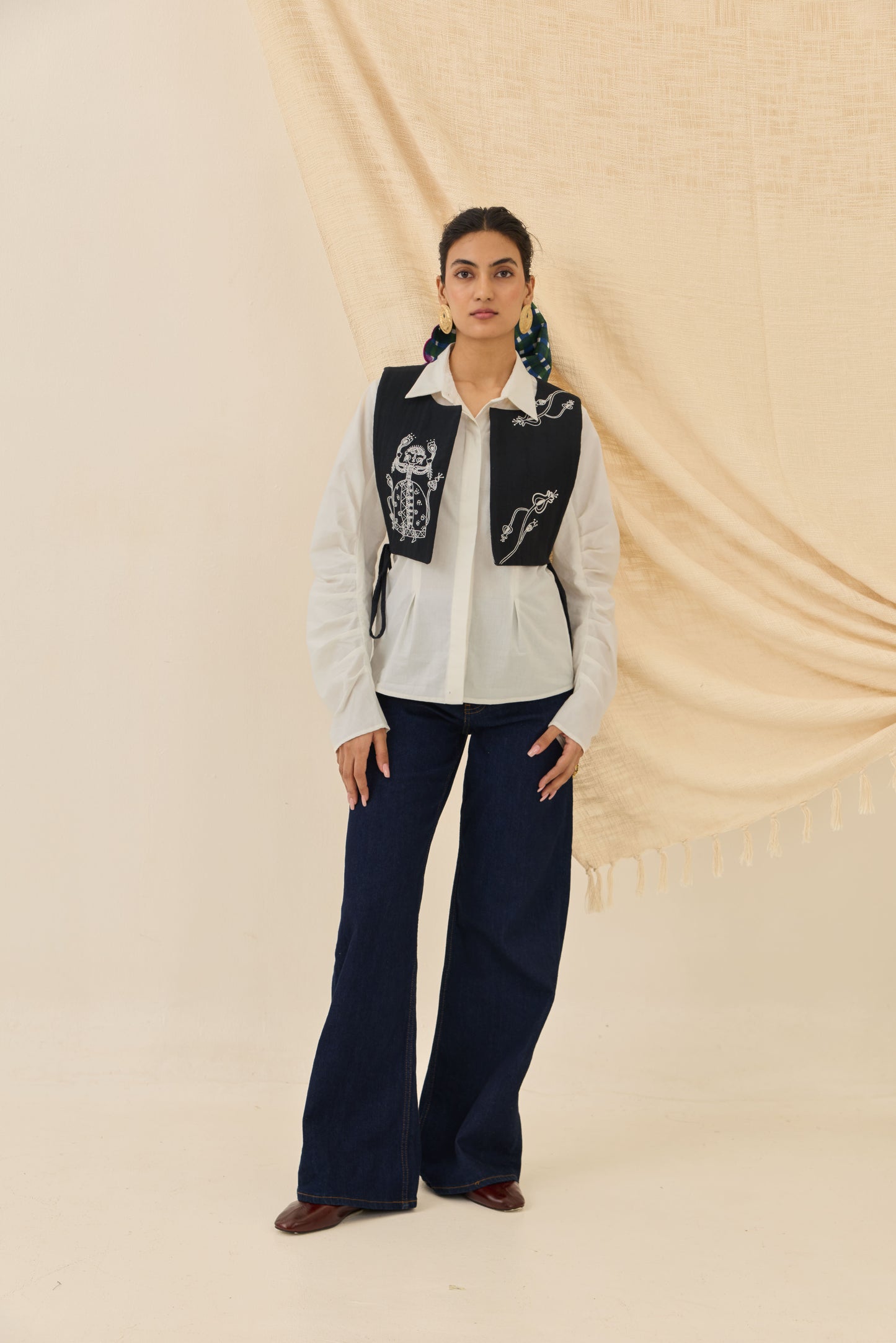 Jugnu | Black Handloom Bib